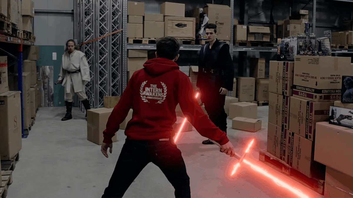 The Intern Awakens 10 Jahre